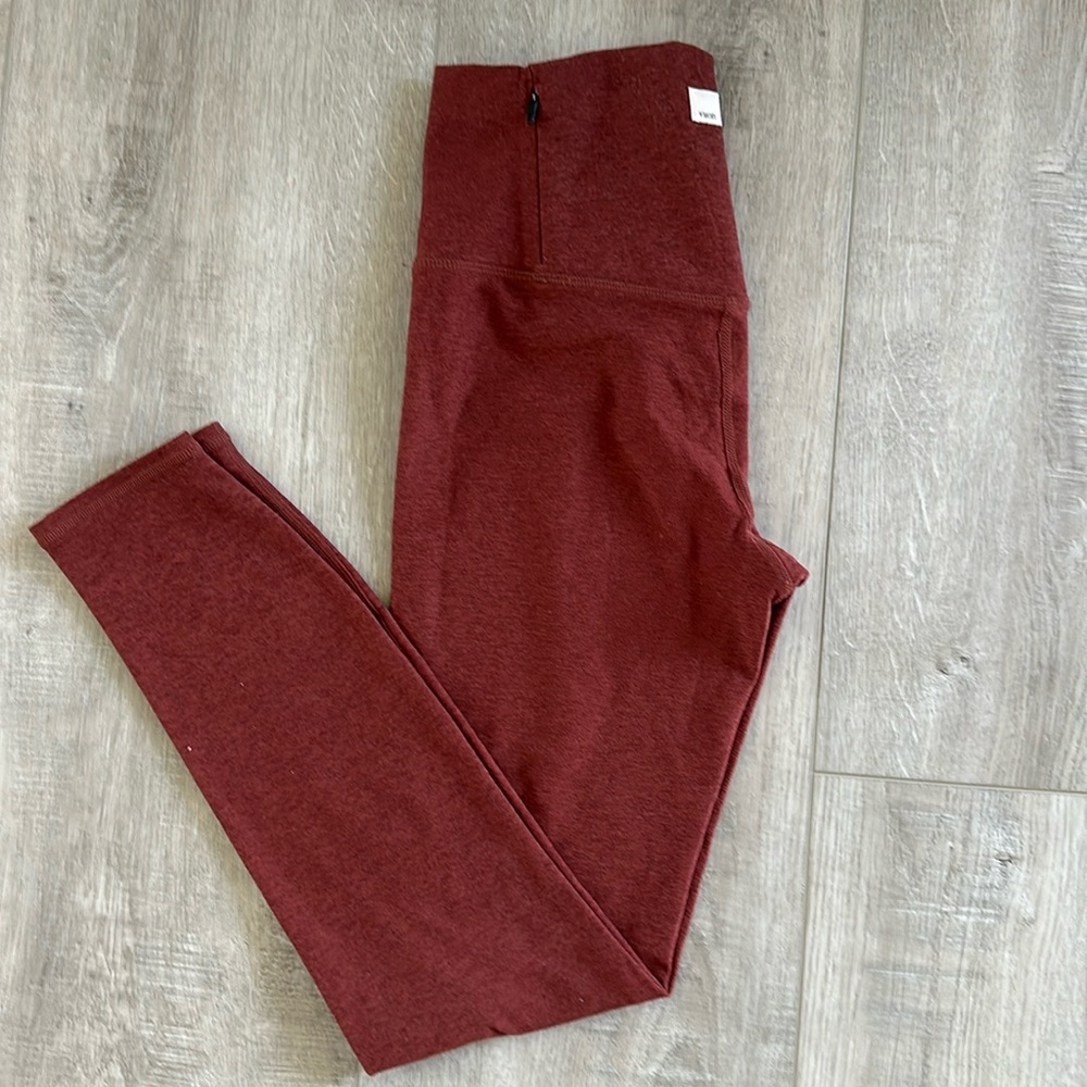 Vuori Clean Elevation Legging in Brick GUC